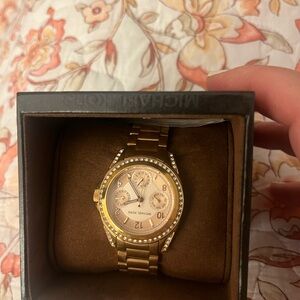 Michael Kors Rose Gold Women's Watch. Box and Extra links included